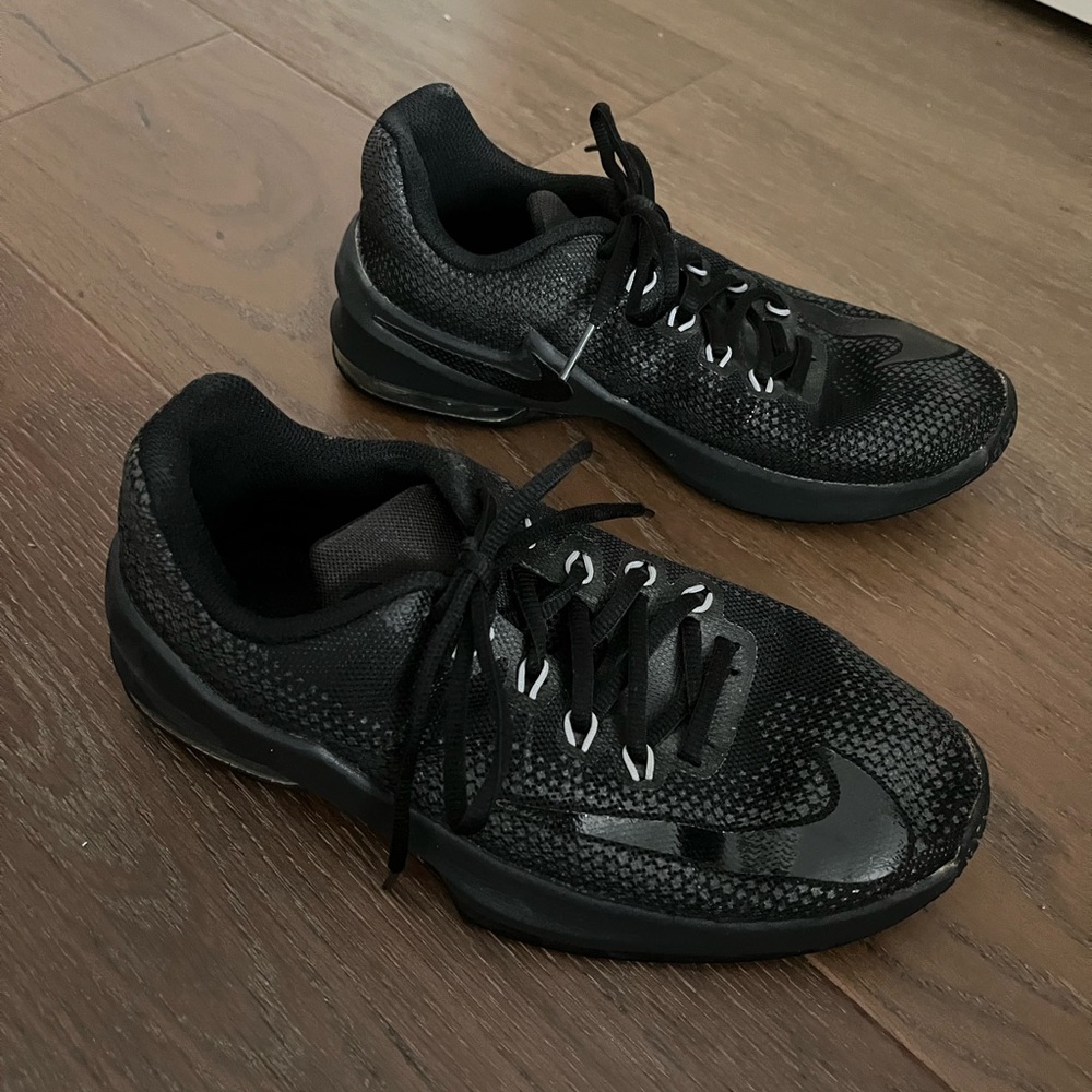 Nike kids air max infuriate black/anthracite basketball athletic shoe size 5Y